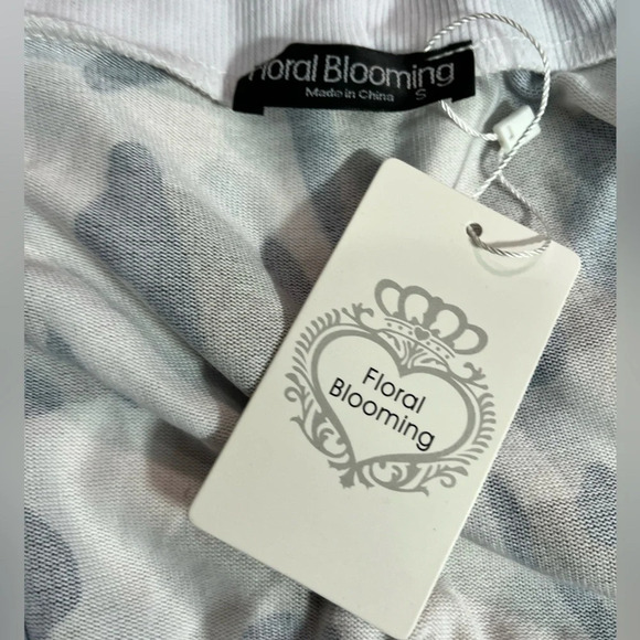 Floral Blooming Cardigan NWT - Picture 3 of 4